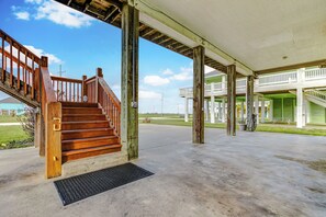 المنطقة المحيطة بالمنشأة