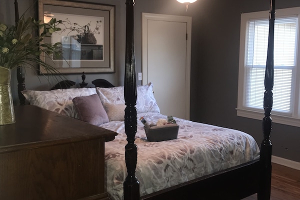 3 dormitoris, escriptori, planxa i posts de planxar i wifi gratuïta