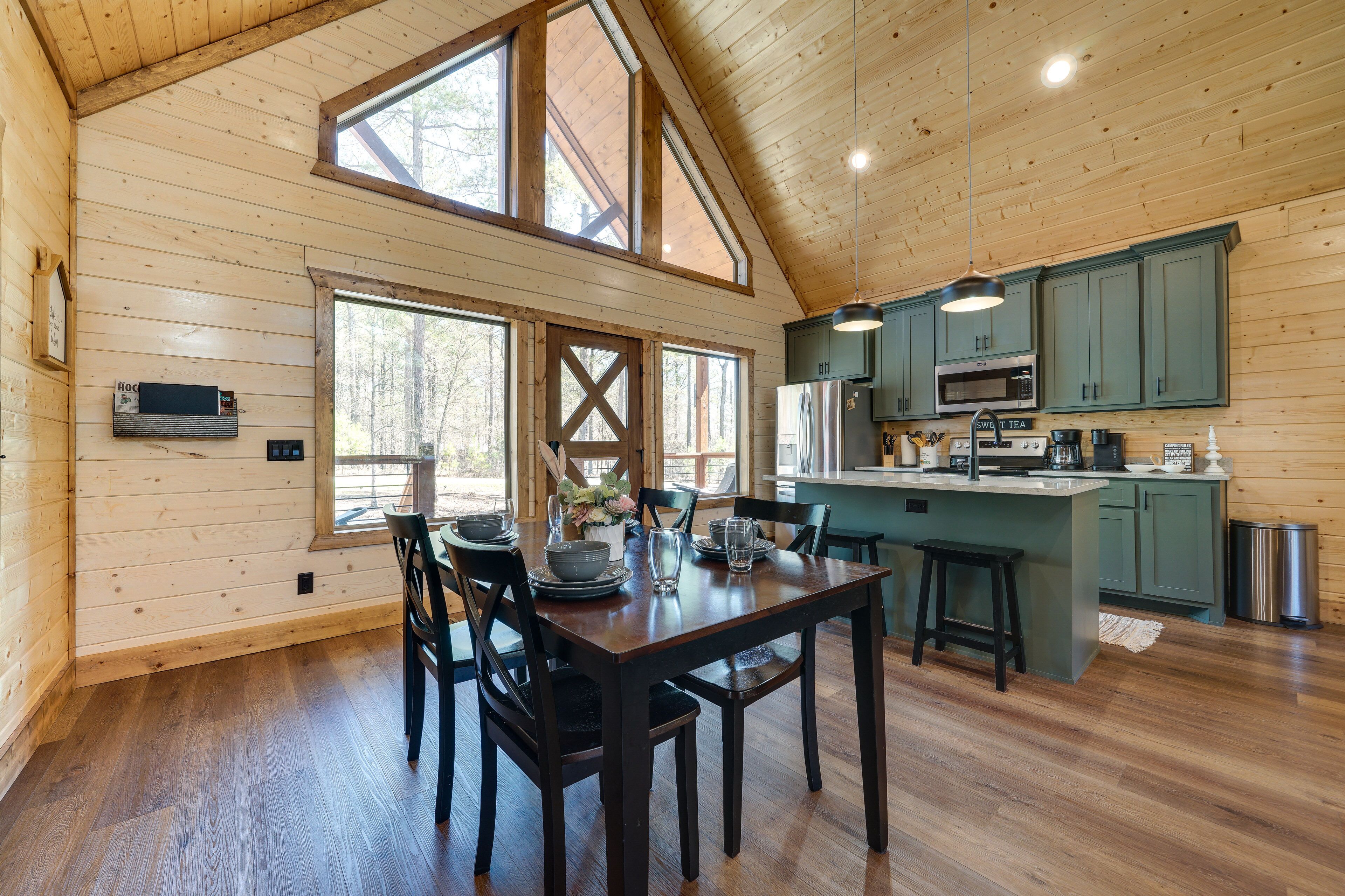 Family-Friendly Broken Bow Cabin Rental w/ Hot Tub