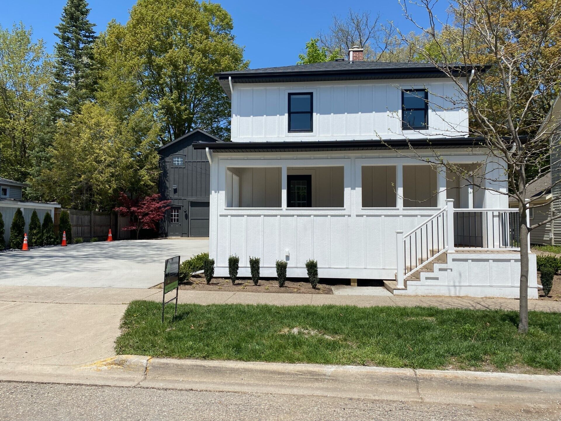 One of the coolest lookin 3-bed / 2 bath in Downtown Saugatuck