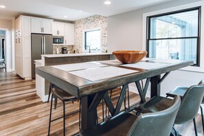 Fridge, microwave, oven, stovetop - 3-bed /2 bath Suite in Downtown Saugatuck (Saugatuck)