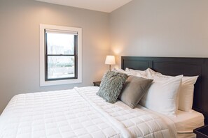 2 bedrooms, iron/ironing board, Internet, bed sheets