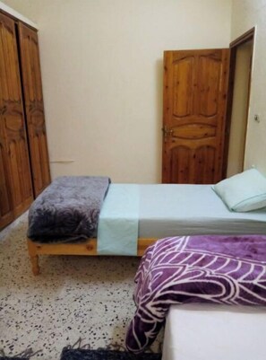 3 bedrooms, bed sheets