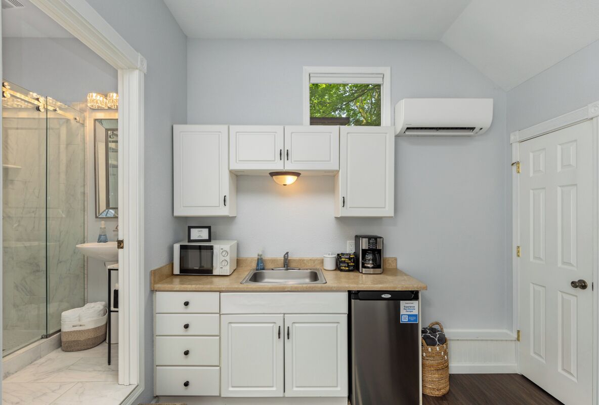 Fridge, microwave, coffee/tea maker, toaster