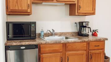 Fridge, microwave, coffee/tea maker, toaster