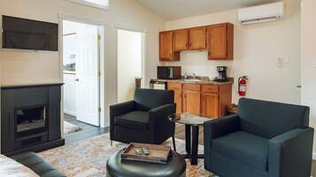 Télévision, cheminée