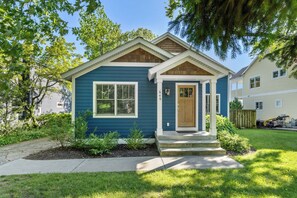 Exterior - Spacious 5BR, 3BA Waterfront Home w/Fenced Backyard & Private Boat Dock (Saugatuck)