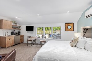 1 bedroom, iron/ironing board, internet, bed sheets