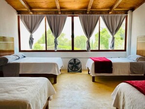 4 Schlafzimmer, Bügeleisen/Bügelbrett, WLAN, Bettwäsche