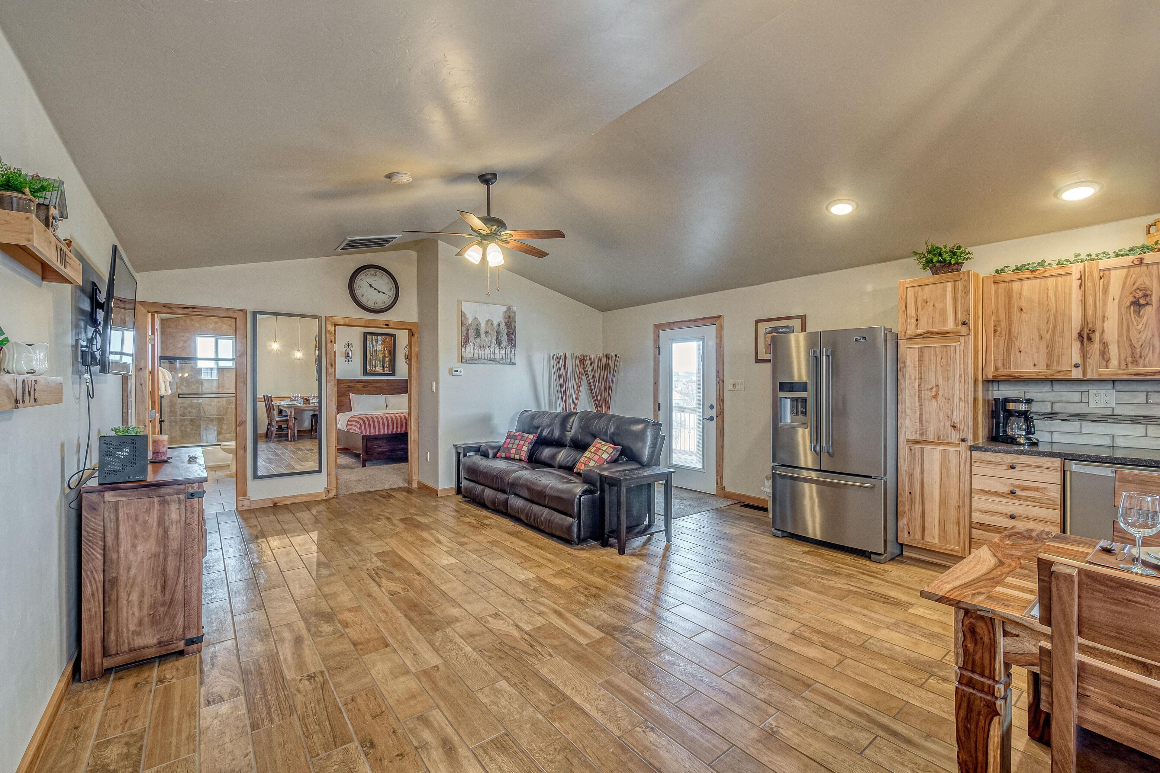 Getaway Loft - Warm, Comfy & Certified Dander Free