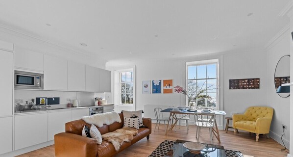 House (2 Bedrooms) | Front of property