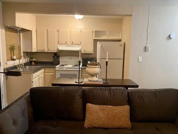 Interior - Gulfport Retreat (Gulfport)