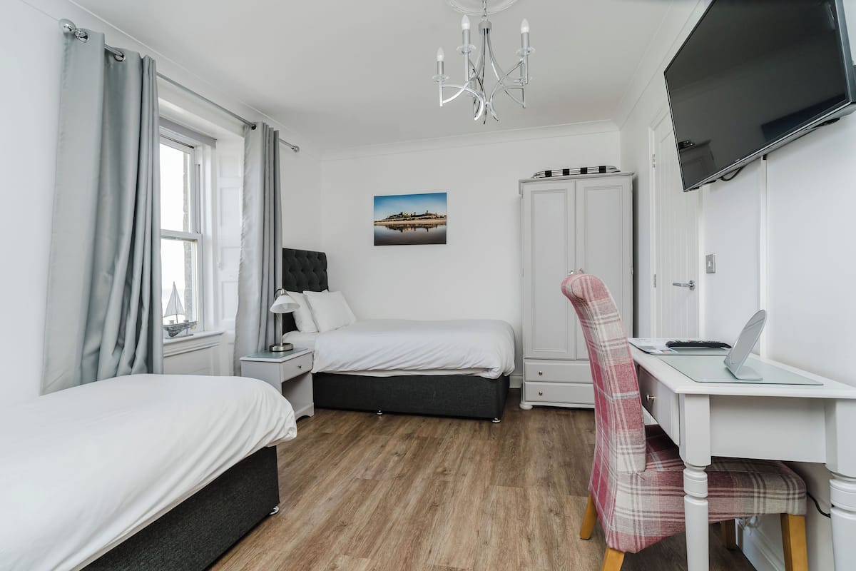 Kamar Twin Klasik, pemandangan laut | Setrika/meja setrika dan Wi-Fi gratis