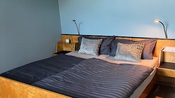 3 bedrooms, WiFi, bed sheets