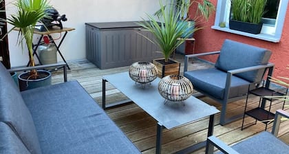 Directly in the city center, 95sqm lovely apartment/1OG with large south-facing terrace, 900m to the lake