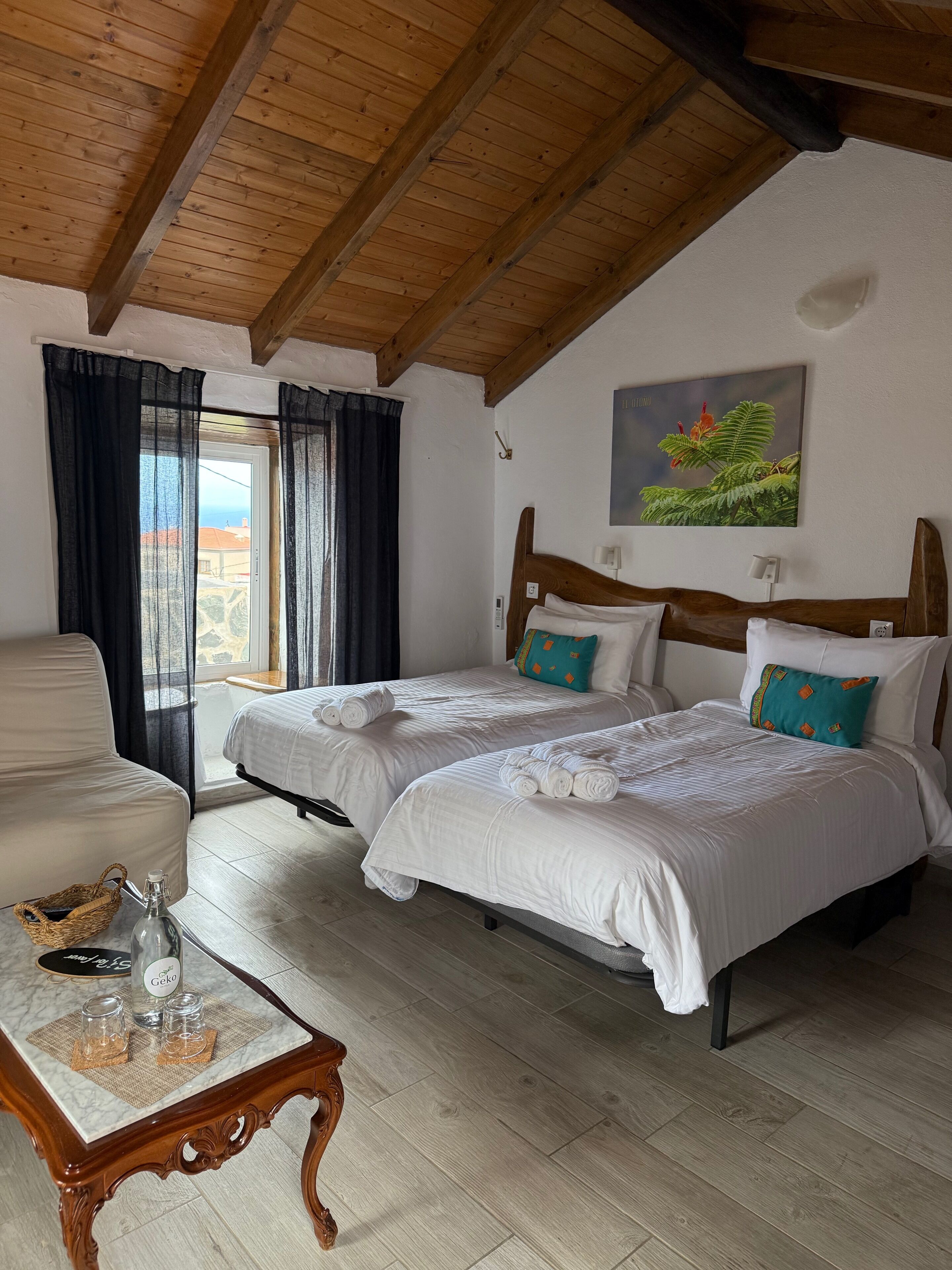 トラディション ダブルまたはツインルーム | 低刺激性寝具、羽毛の掛け布団、客室ごとに異なる装飾、客室ごとに異なるインテリア