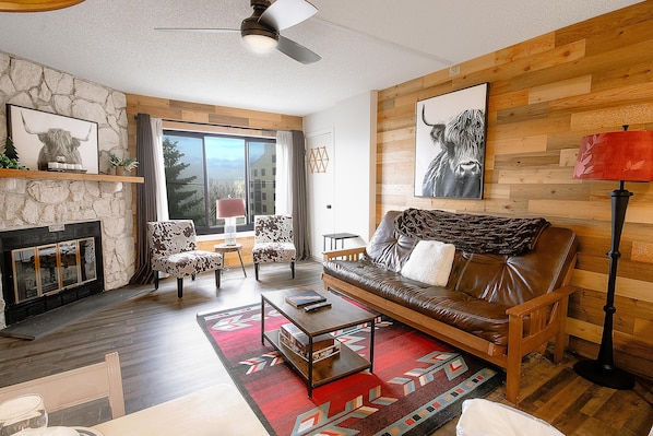 Smart TV, fireplace - SC 5410: Powder Peak Escape | Ski-In Access & Cozy Fireplace (Snowshoe)