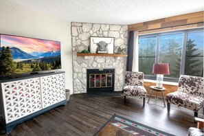 Smart TV, fireplace - SC 5410: Powder Peak Escape | Ski-In Access & Cozy Fireplace (Snowshoe)