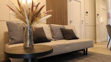 Smart TV, libri, impianto stereo