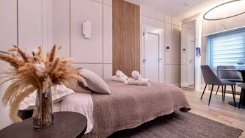 1 camera, una cassaforte in camera, ferro/asse da stiro