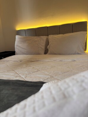 Double Room | Free WiFi, bed sheets - Youse Hostel and Hotel  (São Paulo)