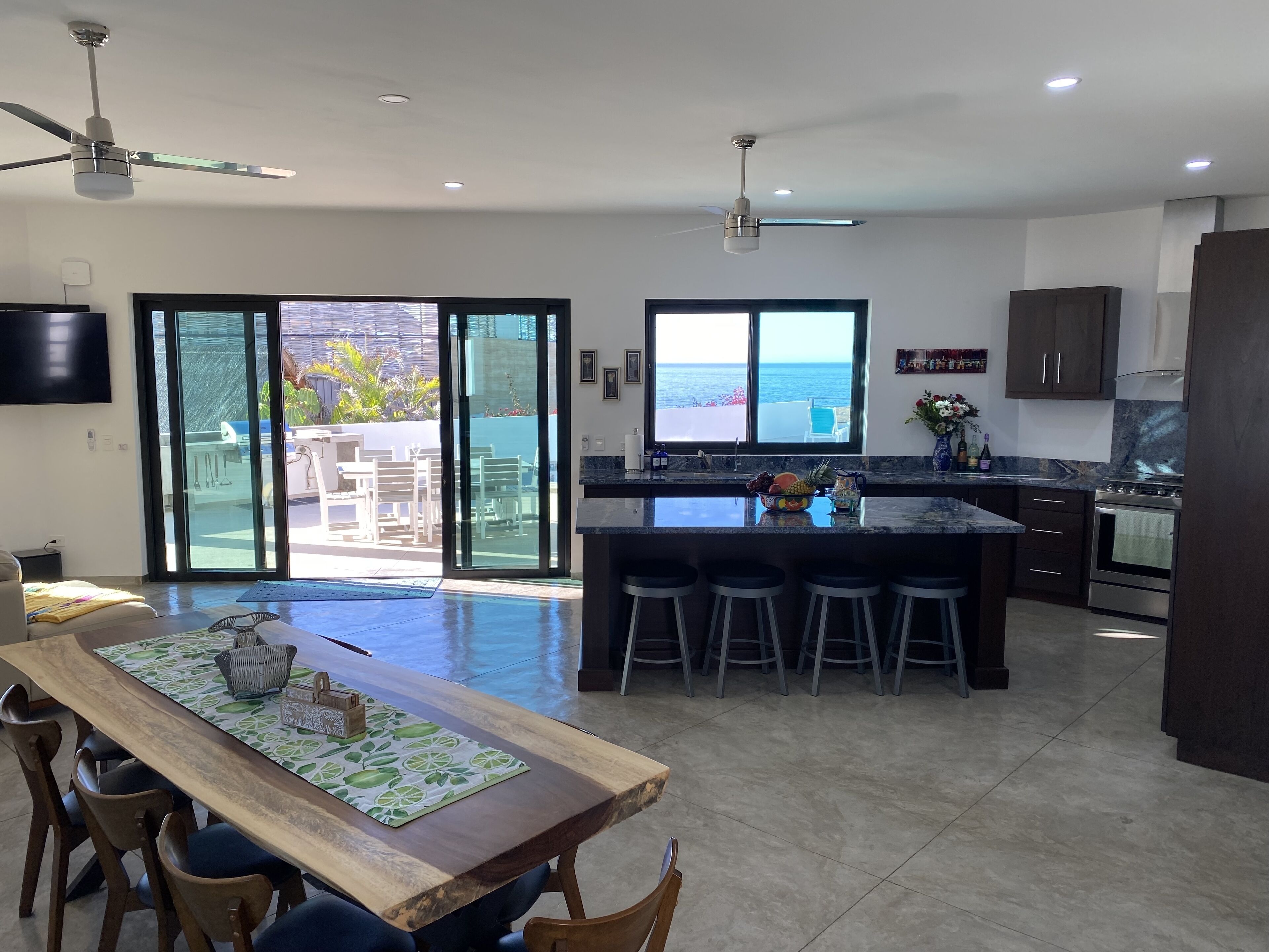 Welcome to Villa Emidora Views with heated pool & Jacuzzi! 