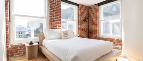 BA302 - Two-Bedroom Apartment | 3 bedrooms, travel crib, free WiFi, bed sheets
