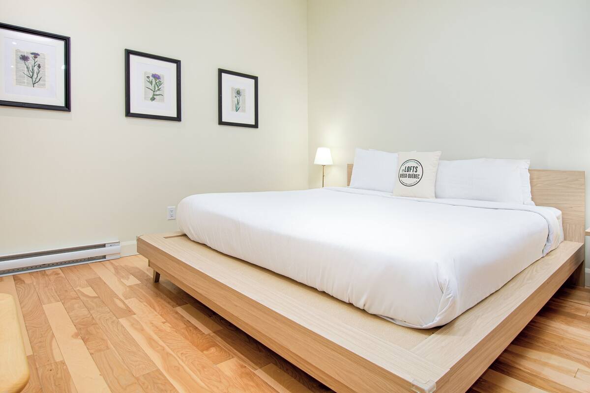 Chambres insonorisées, lit parapluie, Wi-Fi gratuit, draps fournis
