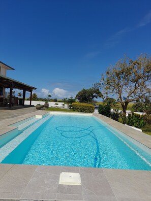 Piscine extérieure
