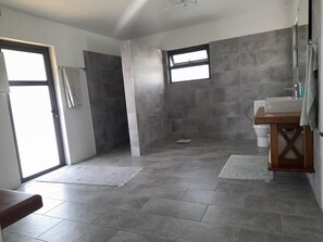 Chambre Deluxe, 1 chambre, non-fumeur, vue vallée | Salle de bain