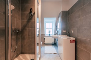 *City* Studio with Kitchen | Bathroom | Shower, free toiletries, hair dryer, towels - Luga Homes - Chausseehaus (Leipzig)