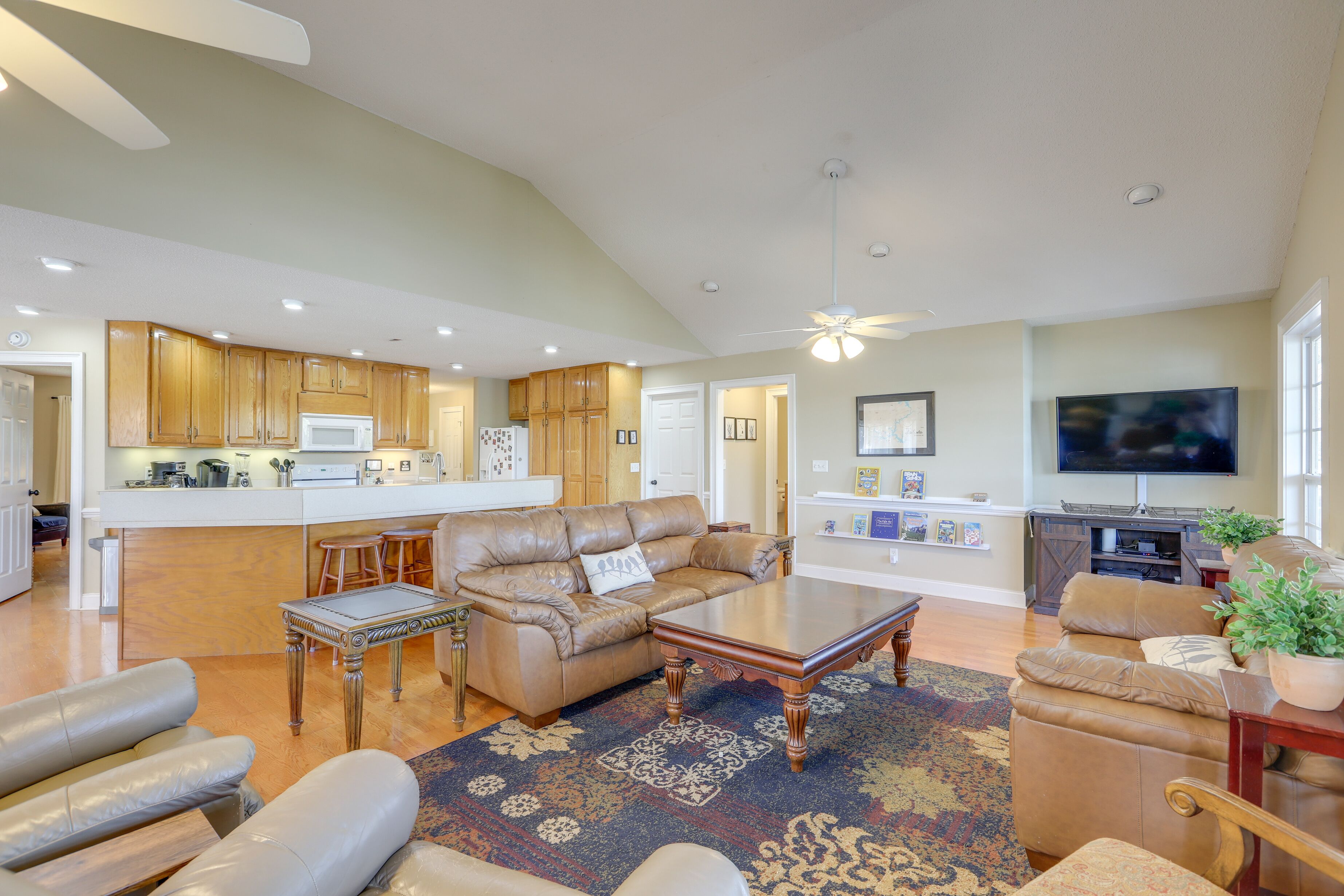 Pet-Friendly Milledgeville Home on Lake Sinclair!