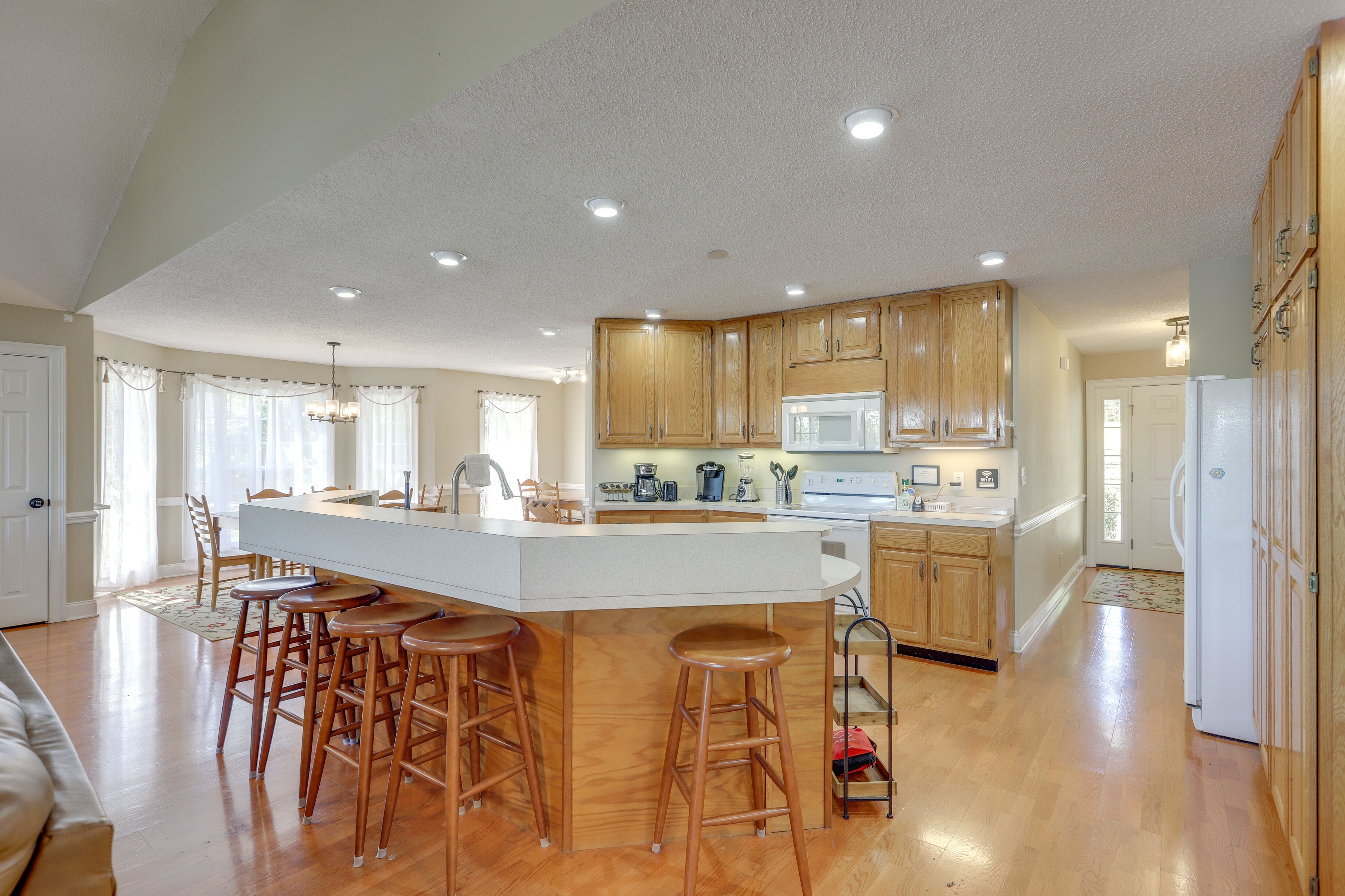 Pet-Friendly Milledgeville Home on Lake Sinclair!