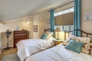 2 bedrooms, iron/ironing board, internet, bed sheets