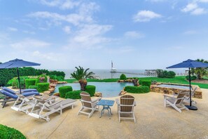 Terrace/patio - Private Dock + Pier: Luxe Villa on Galveston Bay! (San Leon)