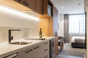 Estúdio | Cozinha privada | Frigobar, chaleira elétrica, torradeira