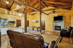 Interior - This Amazing home has lots to offer! wonderful hot-tub , pool table & seclusion (Townsend)