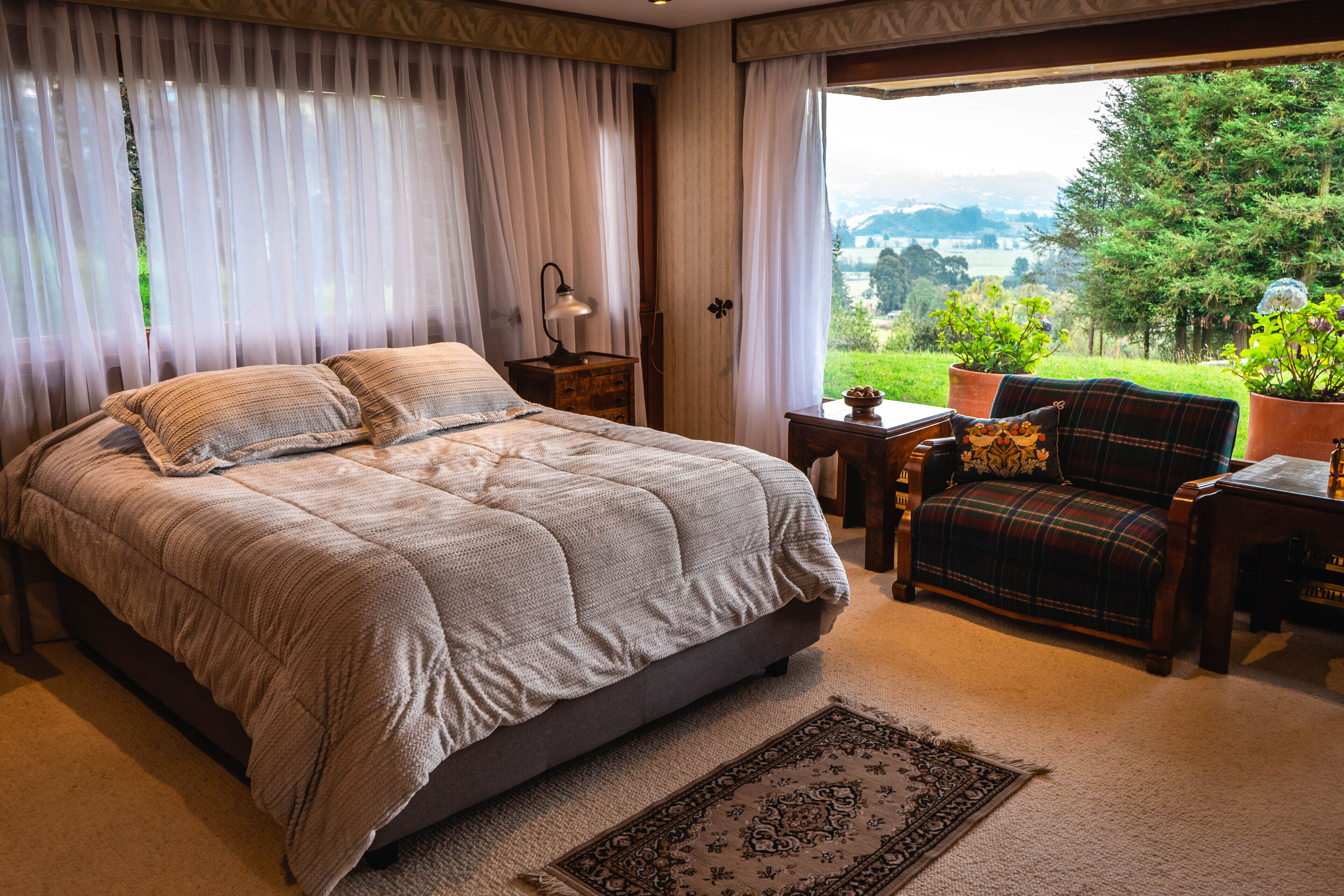 4 bedrooms, WiFi, bed sheets