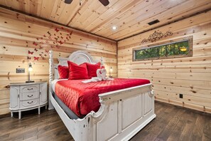 1 bedroom, iron/ironing board, WiFi, bed sheets - Hey There Delilah · Romantic Honeymoon Haven with Private Hot Tub and King Suite (Broken Bow)