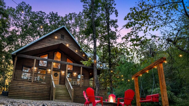 Terrace/patio - Hey There Delilah · Romantic Honeymoon Haven with Private Hot Tub and King Suite (Broken Bow)