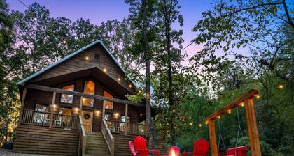 Hey There Delilah · Romantic Honeymoon Haven with Private Hot Tub and King Suite