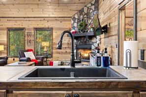 Interior - Hey There Delilah · Romantic Honeymoon Haven with Private Hot Tub and King Suite (Broken Bow)