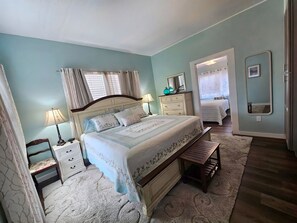 2 bedrooms, iron/ironing board, free WiFi, bed sheets