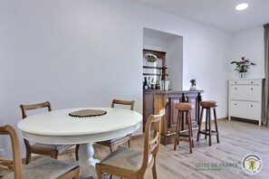 Dining - Le Rocher Rouge - PLESTIN LES GREVES (PLESTIN LES GREVES)