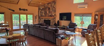5-bedroom, 3.5 bath house on Lake Vermilion with WiFi, AC. Enjoy your stay