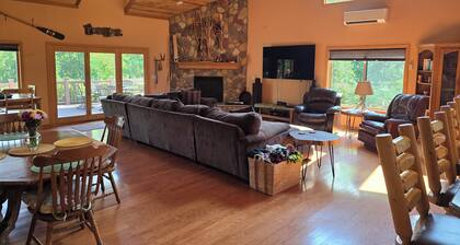 5-bedroom, 3.5 bath house on Lake Vermilion with WiFi, AC. Enjoy your stay