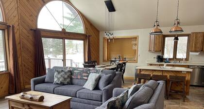 3BR Waterfront Home Steps to Downtown Eagle River