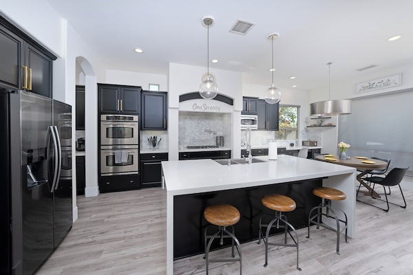 House | Private kitchen | Full-size fridge, microwave, oven, stovetop