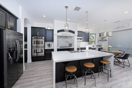 Casa Serenity Luxury Living w/ Pool & Jacuzzi