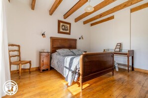 4 bedrooms, free WiFi